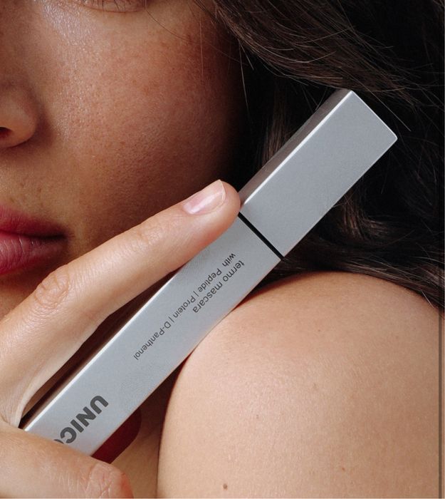 Коричнева туш Uniqo BROWN TERMO MASCARA with peptides