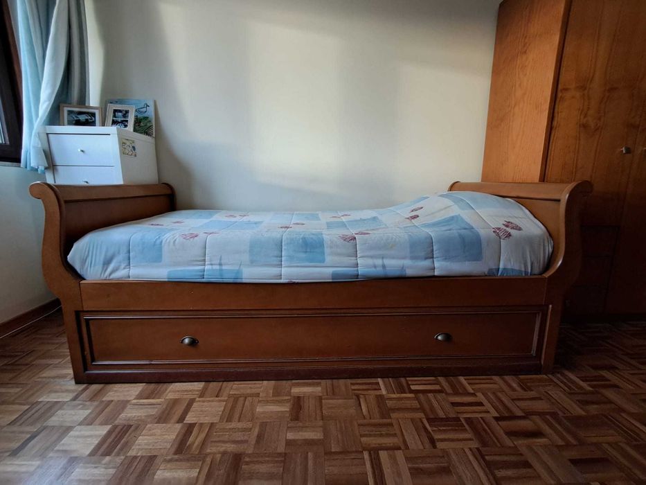 Cama dupla de solteiro "Lit Bateau" em madeira maciça cerejeira