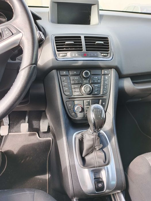 vendo carro Opel Meriva 2014