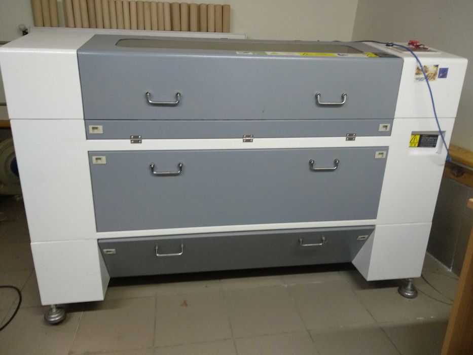 Лазерний гравер верстат по дереву СО2 Reci Ruida 130-150W CW 5200