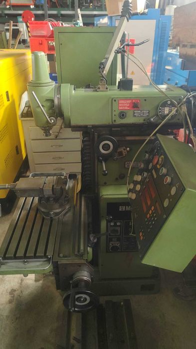 Fresadora universal/de ferramentaria MIKRON WF 2SA