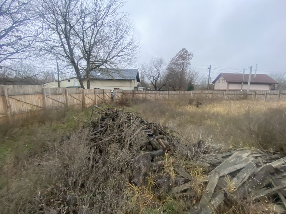 Земельна ділянка з комунікаціями