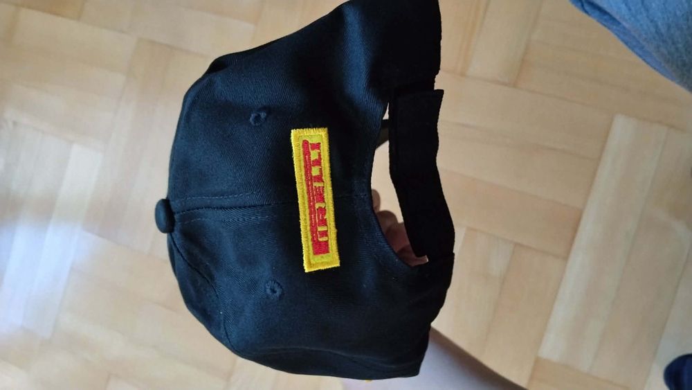 Czapka Pirelli f1