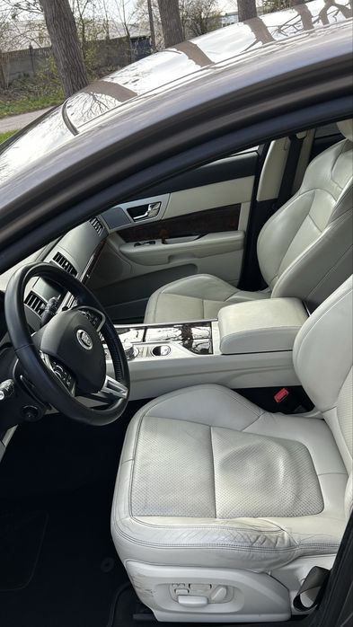 Sprzedam Jaguara XF 2.2D