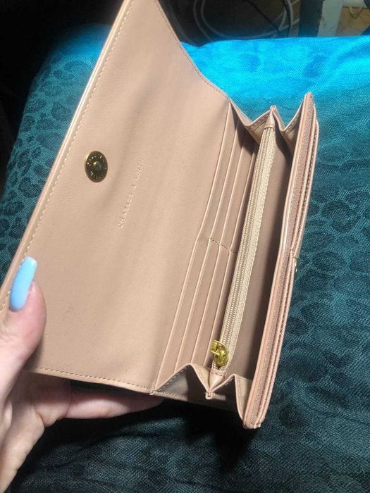 Кошелек Charles & Keith
