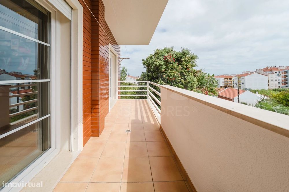 Apartamento T3 no centro de Peniche – 1º piso com elevador — Peniche, Leiria