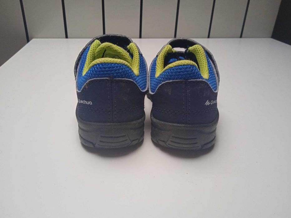 Adidasy, butki na rzepy dla dziecka r.25
