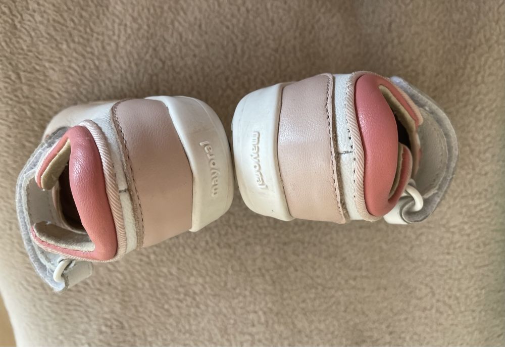 Pierwsze buciki dziewczęce Mayoral 20