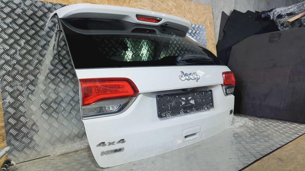 Комплект Дверь ляда зеркало фонарь фара бампер Jeep Grand cherokee wk2