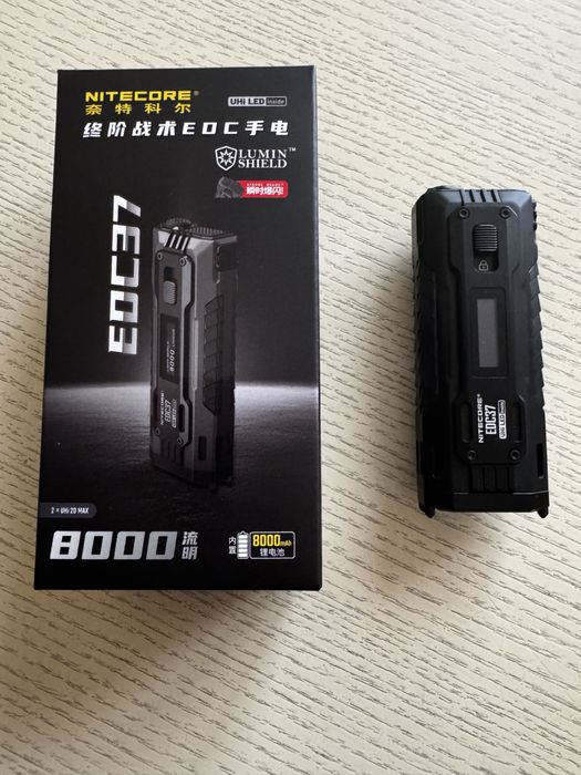 Продаю свій ліхтарик Nitecore EDC37