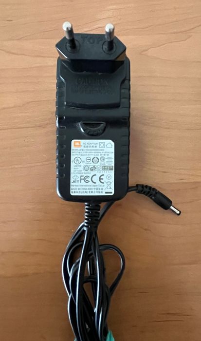 JBL colunas e carregador telemóvel,bluetooth