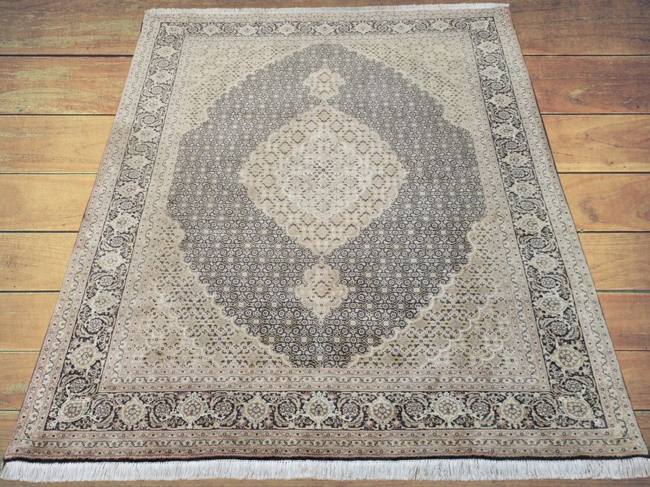 Perski dywan z Iranu  - Tabriz - Rękodzieło wspaniałej jakości 150x200