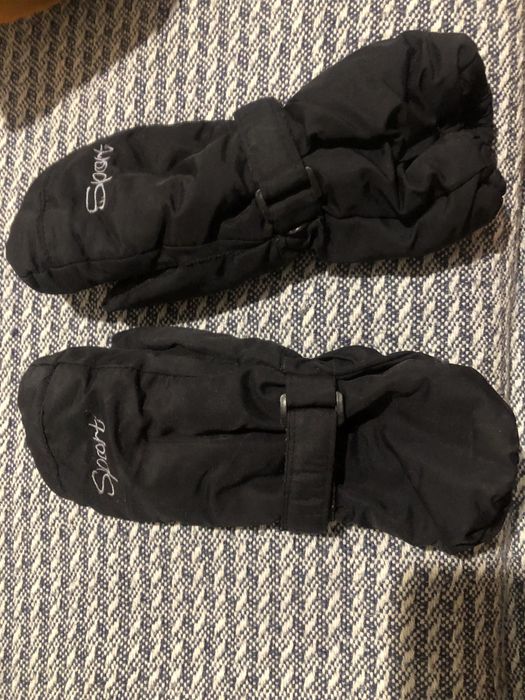 Дитячий одяг 104-128 - джинси , рукавички , тепла жилетка та штани