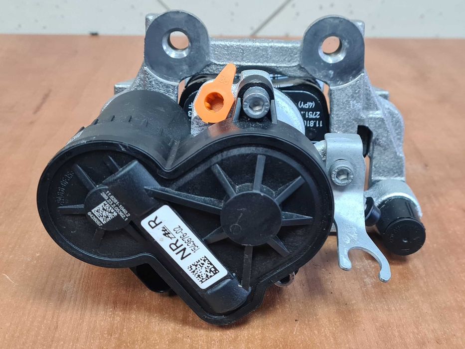 Zaciski Hamulcowe Tylne Lewy/Prawy BMW X1 (F48)(F40)(F44) ZESTAW NOWY