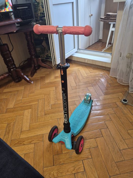 Продам самокат детский трехколесный