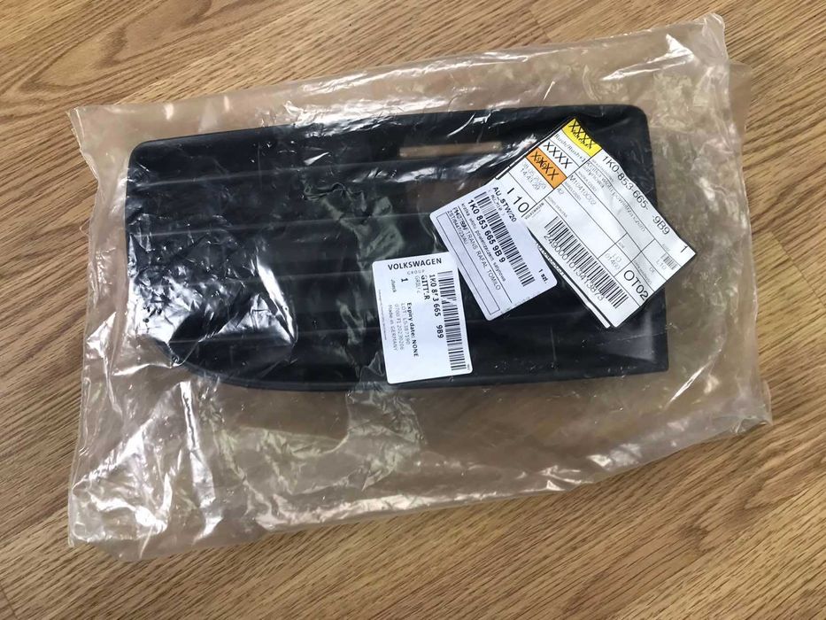 Golf 5 Решітка бампера ліва