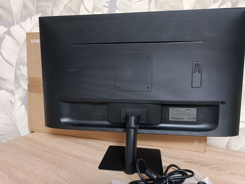 Монітор Samsung ls32a700n