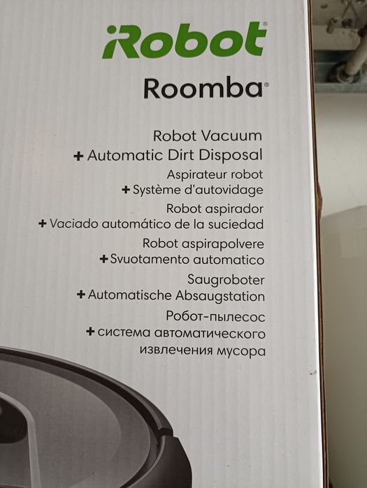 Robot aspirador Roomba® i7+ com esvaziamento automático e WIFI
