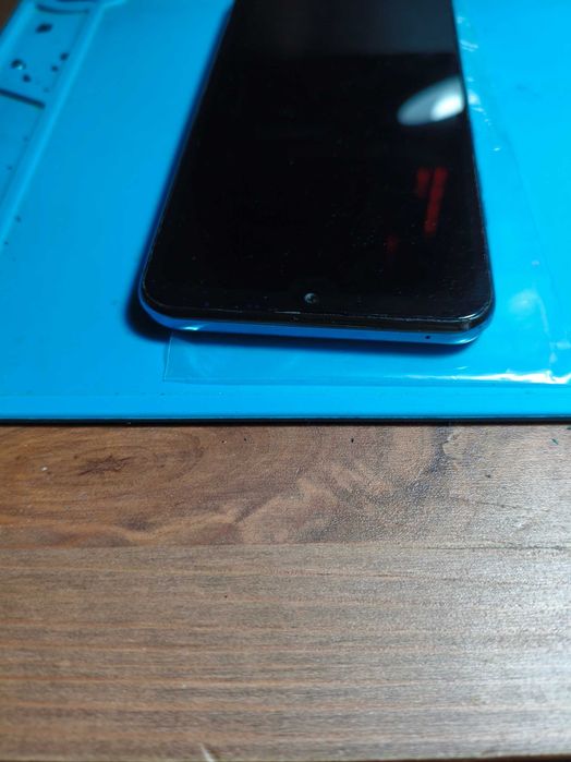 Smartphone android LG Q60