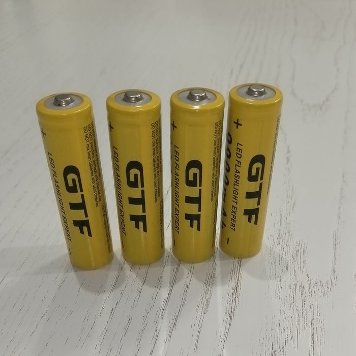 Акумулятор для ліхтарика. 18650.