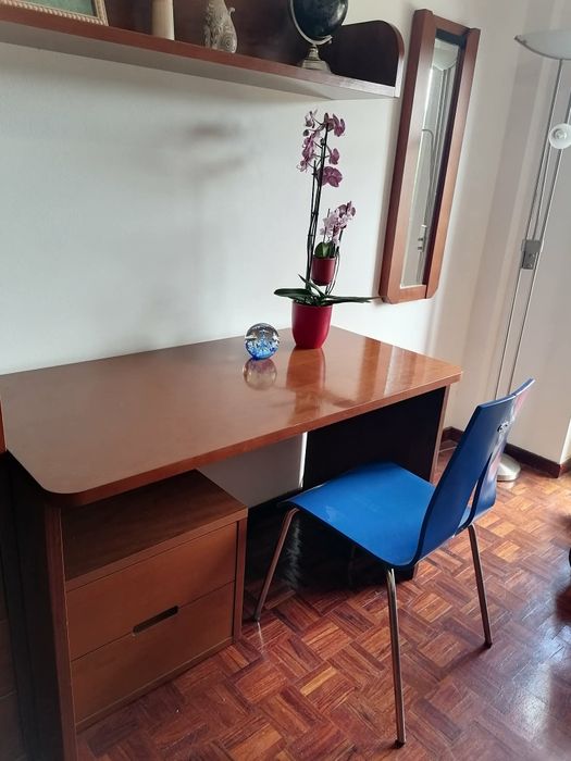 Secretaria com móveis