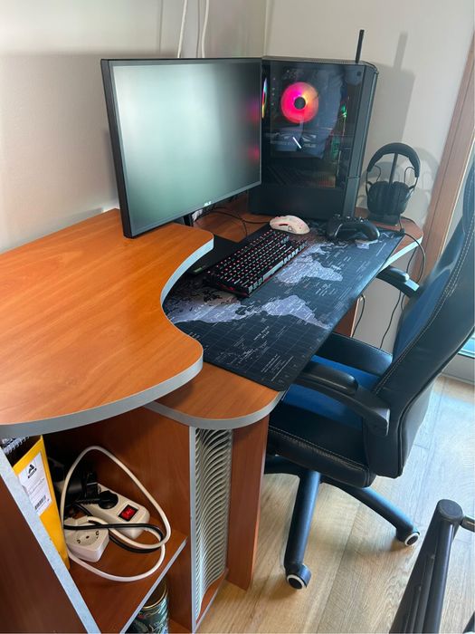 Secretária de Madeira