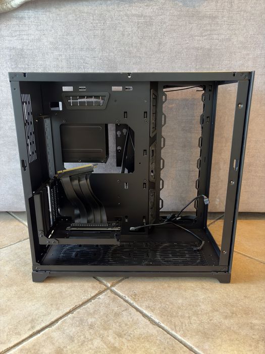Caixa LianLi PC-011 Dynamic Razer Edition + GPU Riser