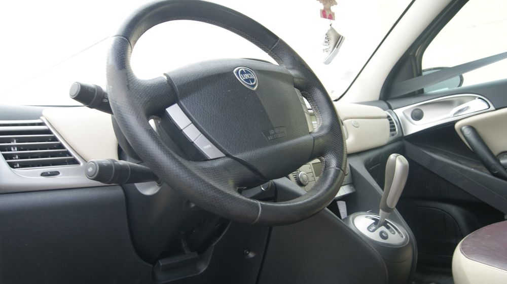 Lancia Ypsilon na części maska zderzak klapa błotnik drzwi