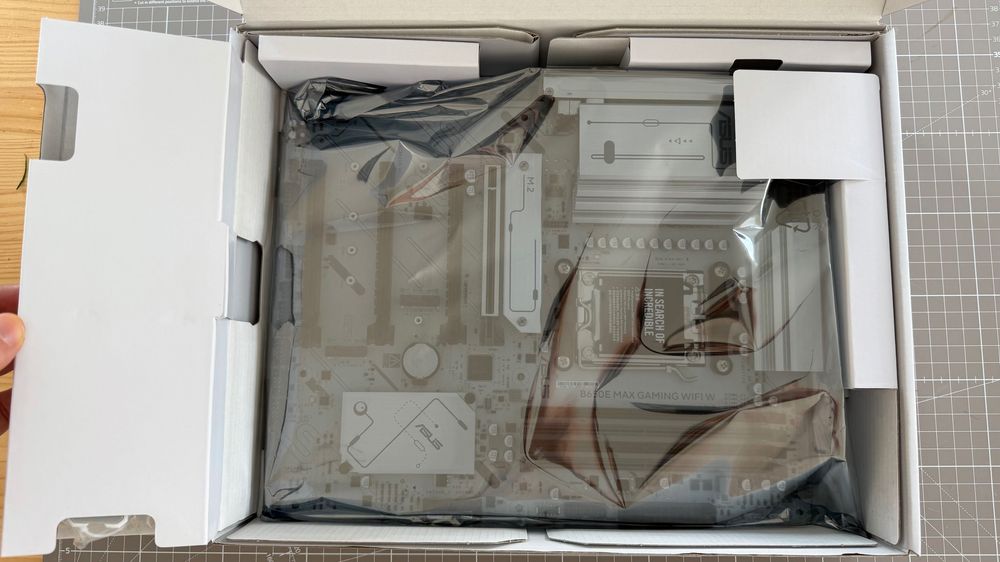 Motherboard ASUS B650E MAX GAMING WIFI W | Nova, Selada c/ Garantia (AM5)