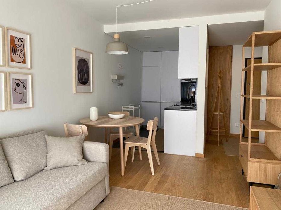 T1 Junto ao Hospital de São João