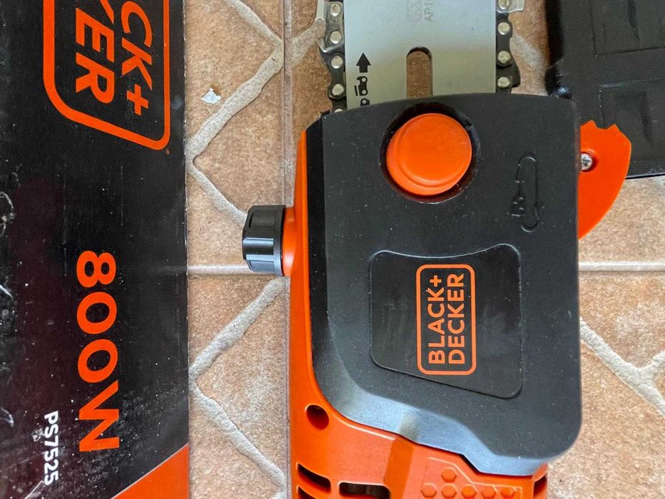 Eletrosserra telescópica BLACK + DECKER PS7525