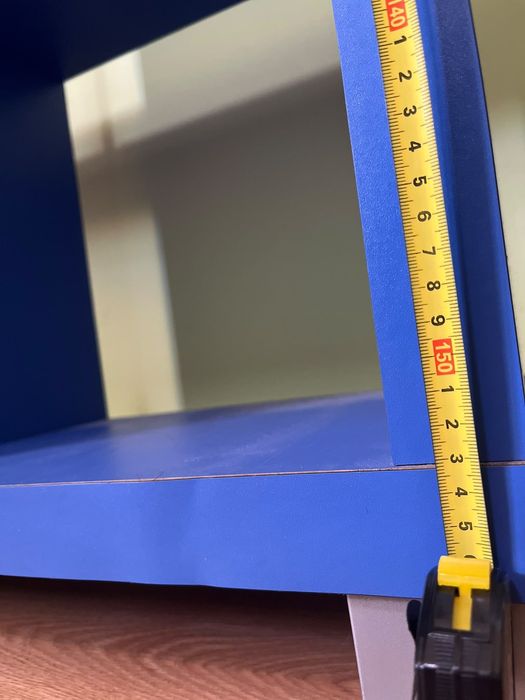 Estante com 16 divisórias