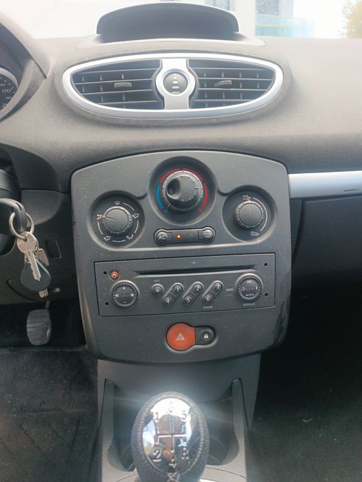 Renault clio 1.2 (130milkm)