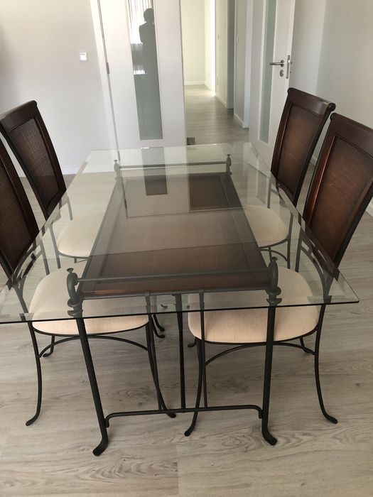 Mesa para sala de jantar com 4 cadeiras a preço apetitoso