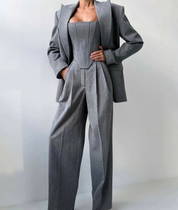 Жіночий кашеміровий костюм трійка бежевий