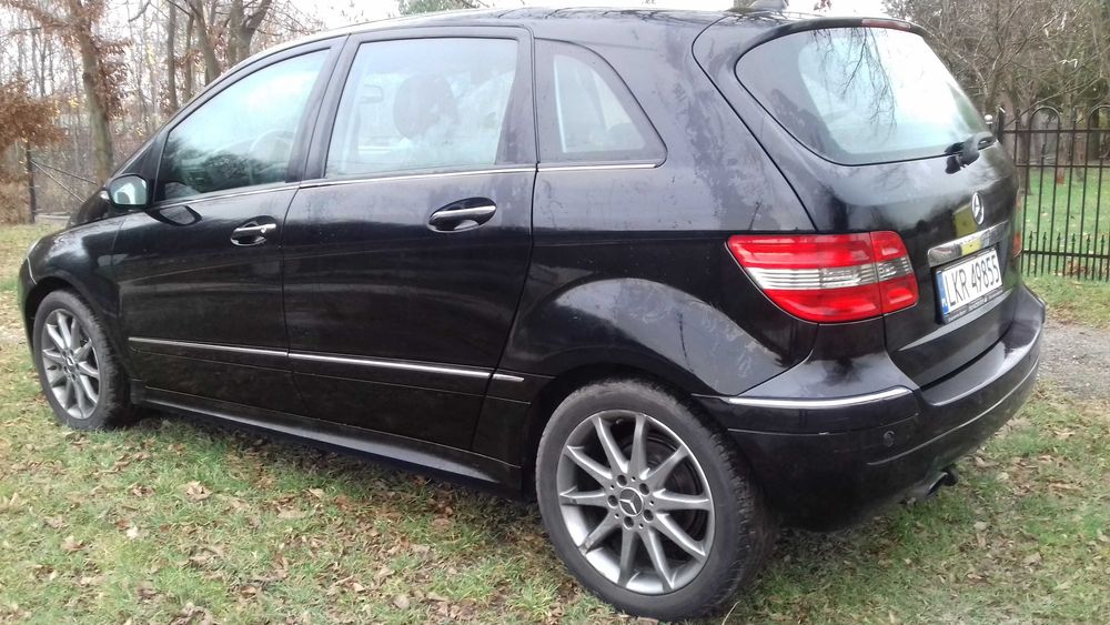 Mercedes Benz B 180