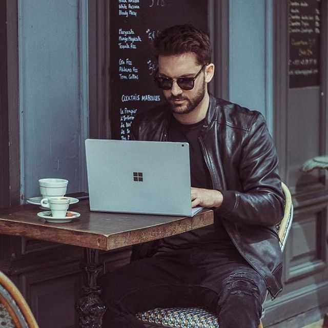 Игровой Ноутбук Microsoft Surface Book 2 Intel i7 8GB 256GB SSD 13.3