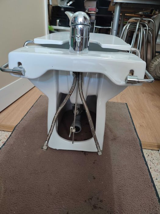 Bidé da Roca c/ torneira e tampa