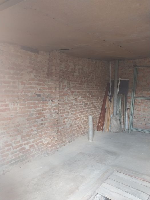 Продам гараж за улицей Жадова