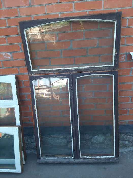Окна деревянные в отличном состоянии .