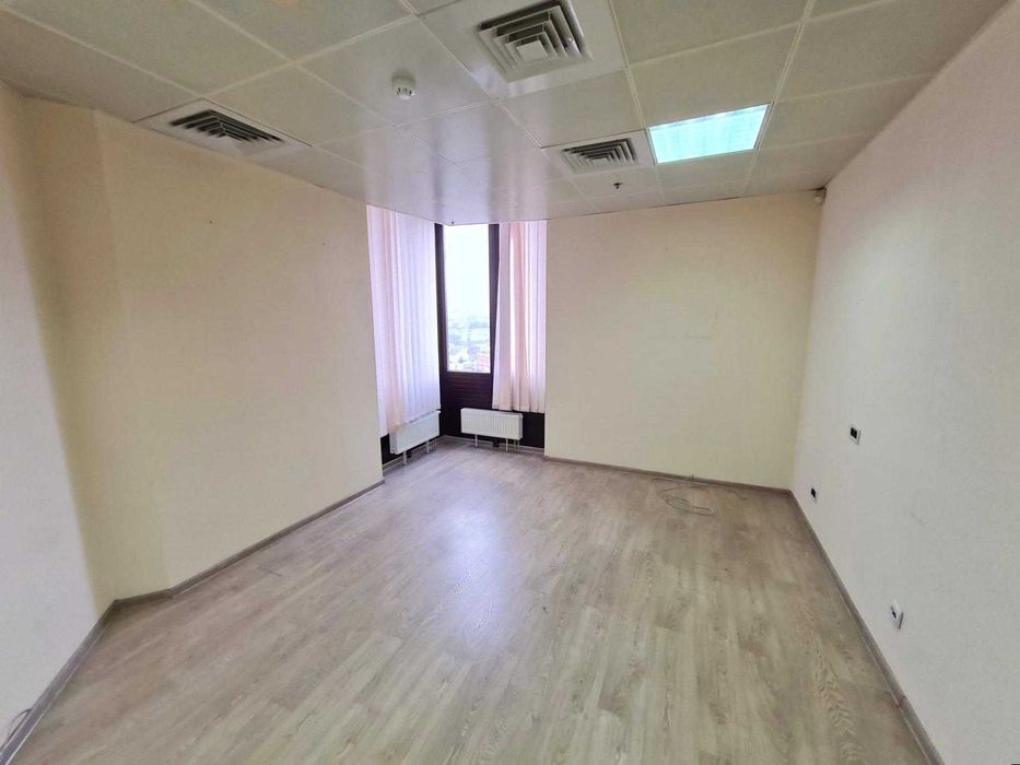 Офіс 141 м.кв Бул. Тараса Шевченка 33Б БЦ Європа Плаза Шевченківський