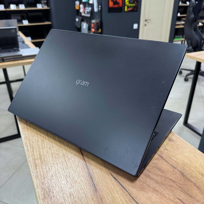 Ультрабук LG gram 16 - 2К, IPS/i7 1260P 12 ядер/Intel Iris Xe/DDR5
