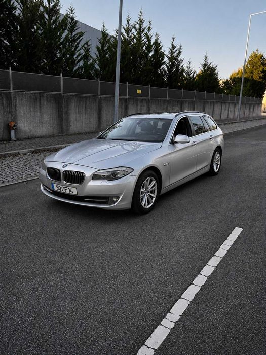 BMW Série 520d – Automática – Teto panorâmico – Pele