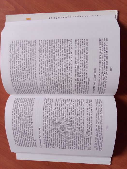 Livro A Terceira Vaga de Alvin Toffler