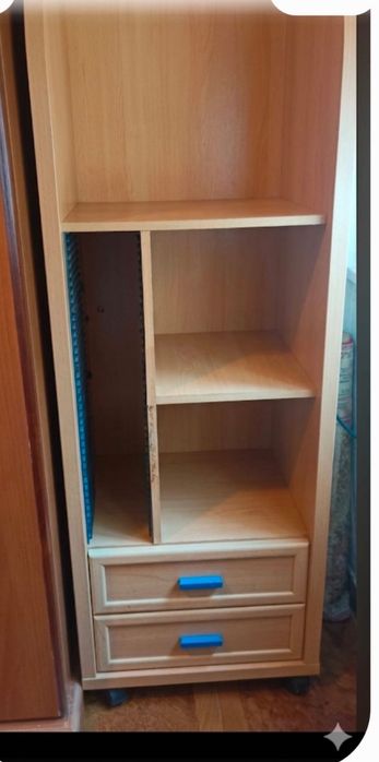 Vendo beliche  com gavetas , roupeiros,secretária, móvel e uma cómoda