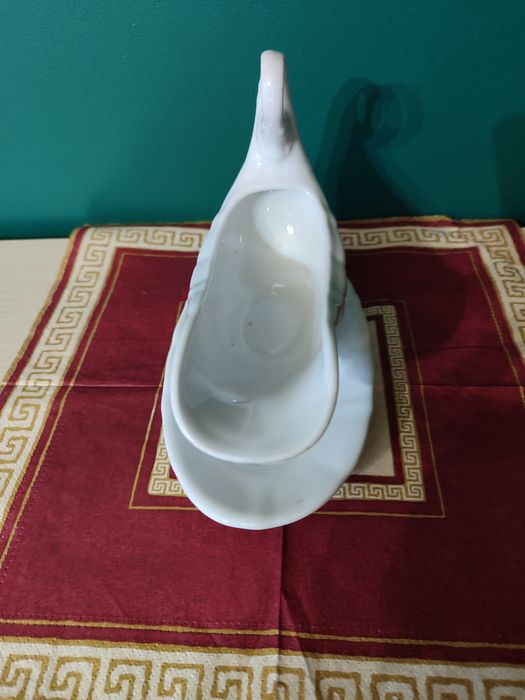 Porcelanowa sosjerka