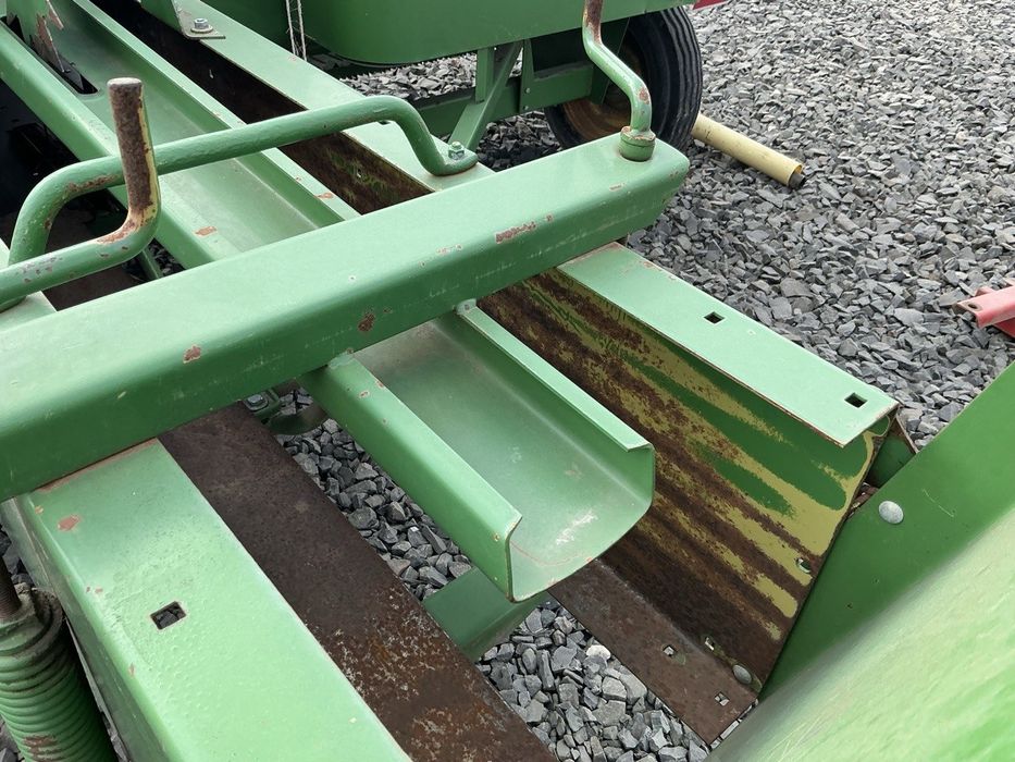 Продам прес підборщик, прес підбирач JOHN DEERE 332,  Джон дір 332