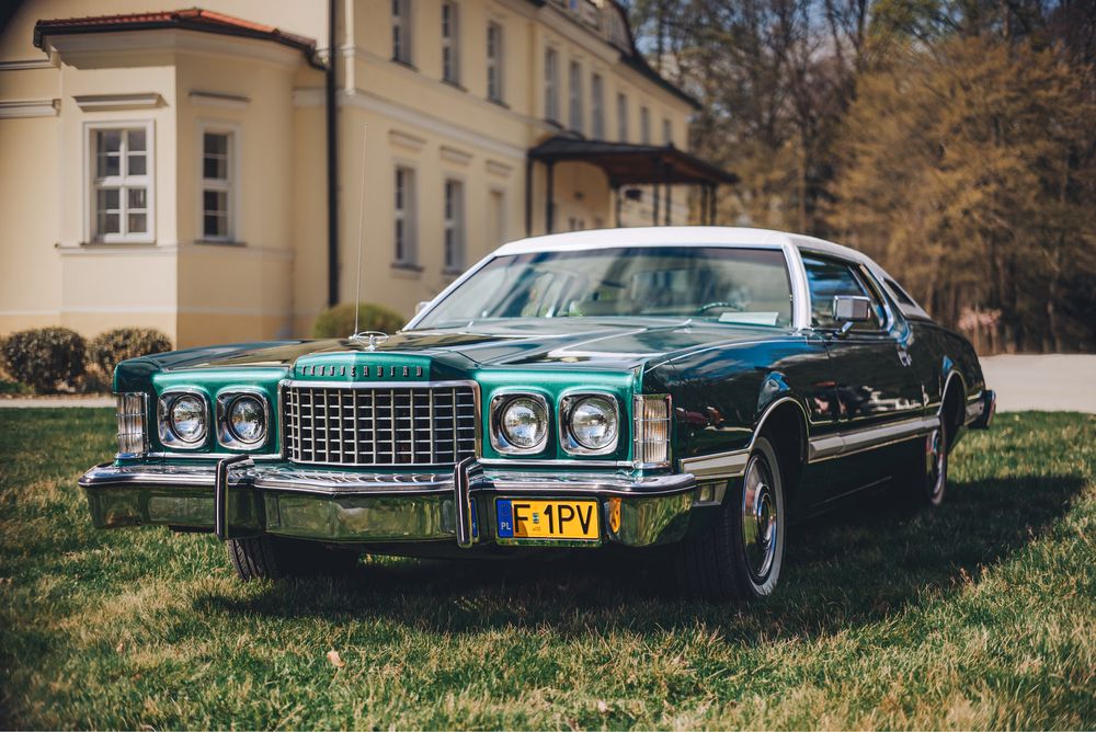 Klasyk | Auto | Samochód do ślubu i na wesele | Sesje | Limuzyna