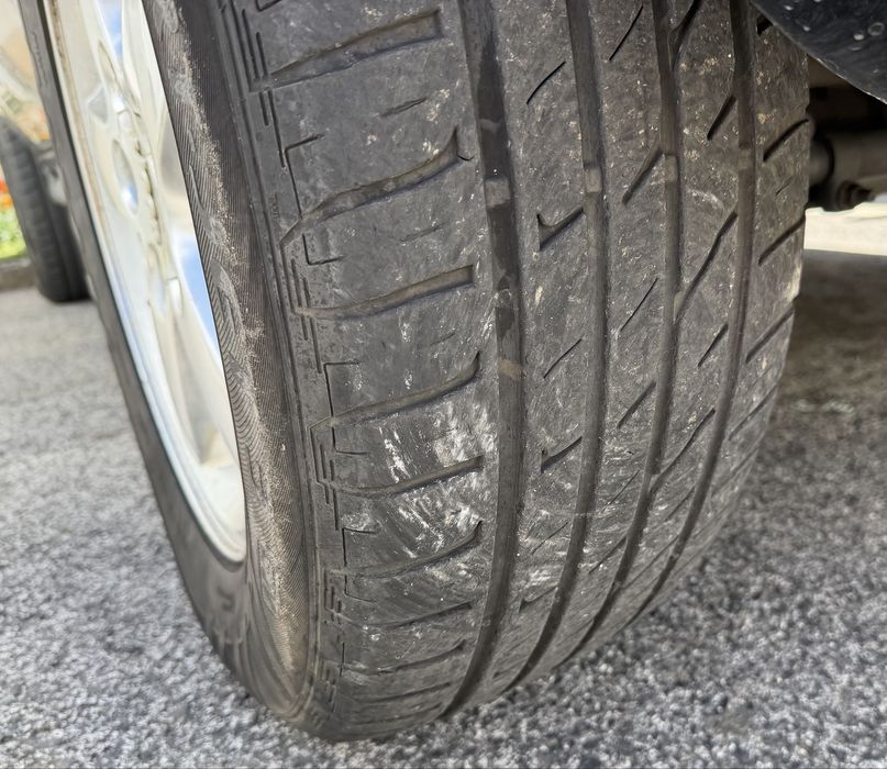 Pneus e jantes cherokee WJ/WG Overland 235/65R17