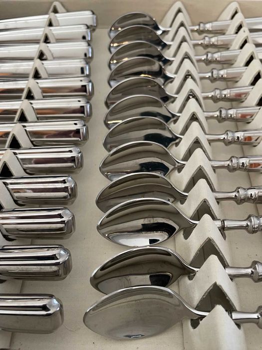 Faqueiro CUTIPOL – PICCADILLY, 130 peças aço inox 18/10